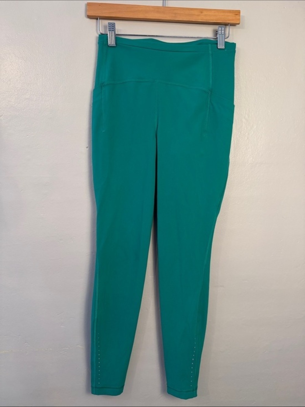 Lululemon athletic High-Waist Teal Active Leggings size 6